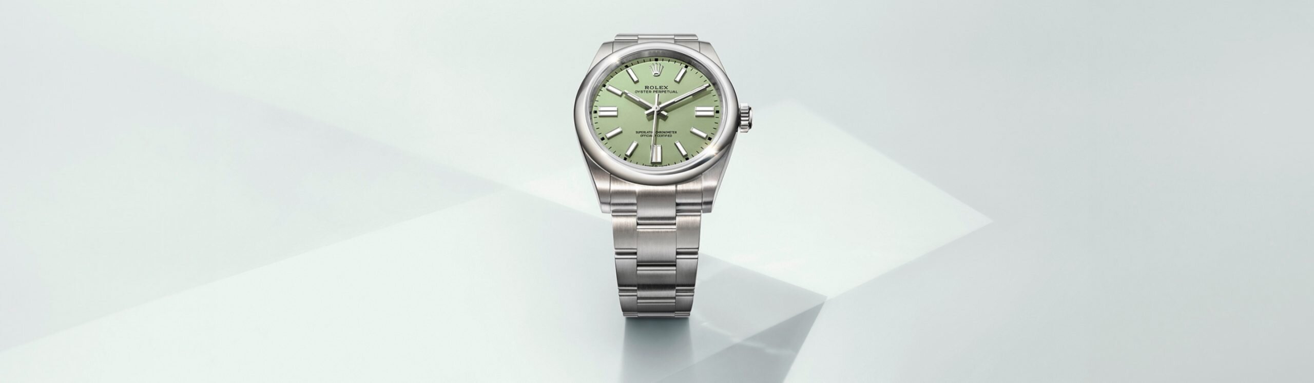 Rolex-Oyster-Perpetual-Cover-M134300-0006_2503Stojan_001-Landscape Rolex Oyster Perpetual - Hung Cheong Jewellery & Watch